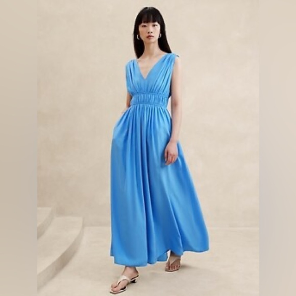 NWT Banana Republic Cascade Silk Blue Maxi Dress in size Medium - Picture 3 of 6